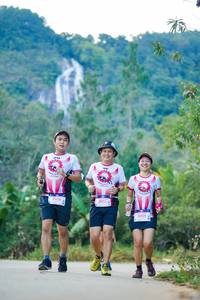 BIB: 3070, 3025
                            <button type="button" onclick="openModal(18881149)" class="btn btn-primary btn-sm float-right btn-popup" data-toggle="modal" data-target=".modal-high-quality">
                        <i class="fas fa-shopping-cart"></i> Add to Cart
                    </button>
                                            <button type="button" onclick="isThisMe(18881149, true)" class="btn btn-success btn-sm float-right btn-popup btn-isme hidden" data-toggle="tooltip" data-placement="bottom" title="นี่คือรูปของคุณใช่ไหม คลิกที่นี่เพื่อเอาเข้าอัลบั้ม">
                        <i class="fas fa-plus"></i> Add to album
                    </button>
                    <button type="button" onclick="isThisMe(18881149, false)" class="btn btn-warning btn-sm float-right btn-popup btn-isnotme hidden">
                        <i class="fas fa-ban"></i> Remove from album
                    </button>